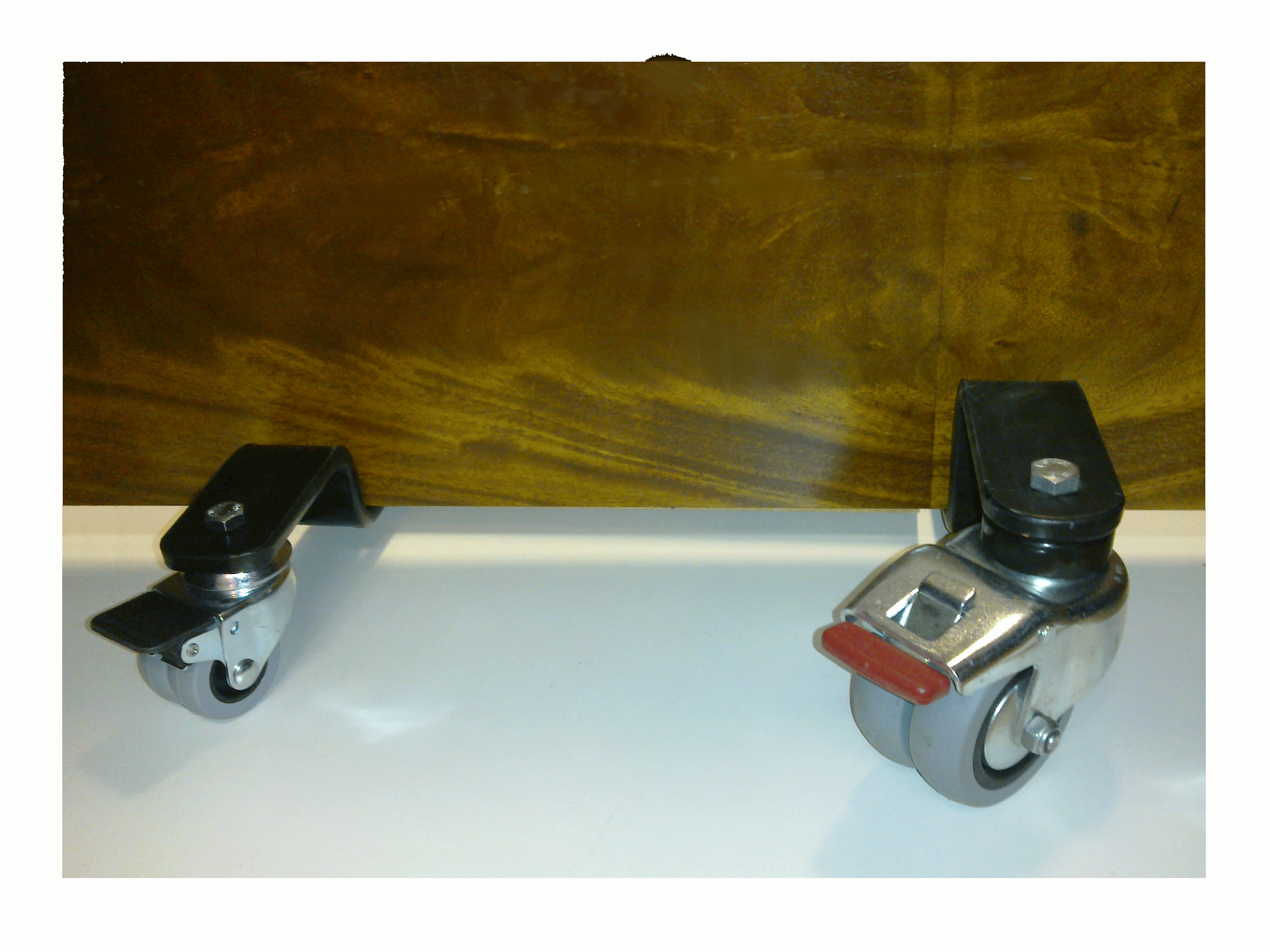 Pianomedar med dubbelhjul
Transporthjul standard 45mm (med broms)  1599:-
Transporthjul 80mm  (med broms)	          fr 1999:-
